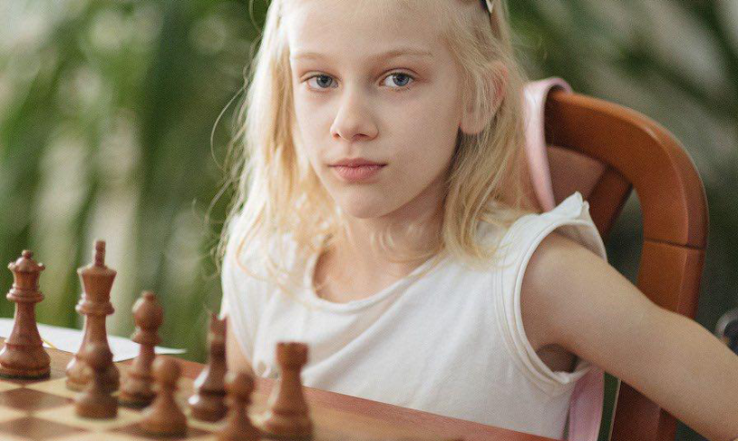 Юная шахматистка — Марина Петренко